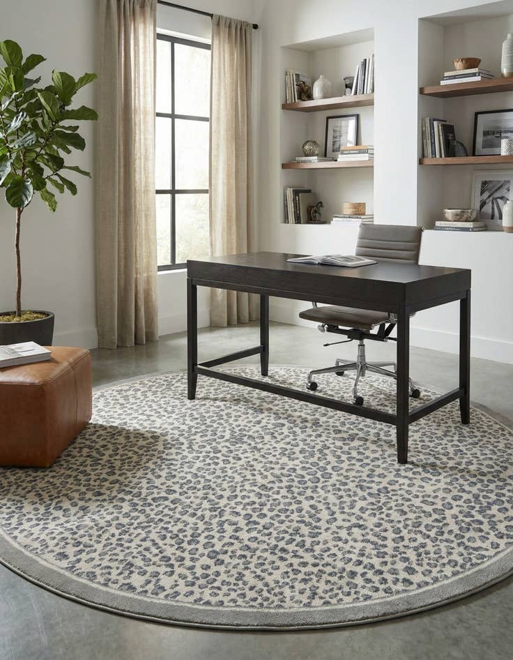 Detail image of  10' x 10' Savannah Round Rug