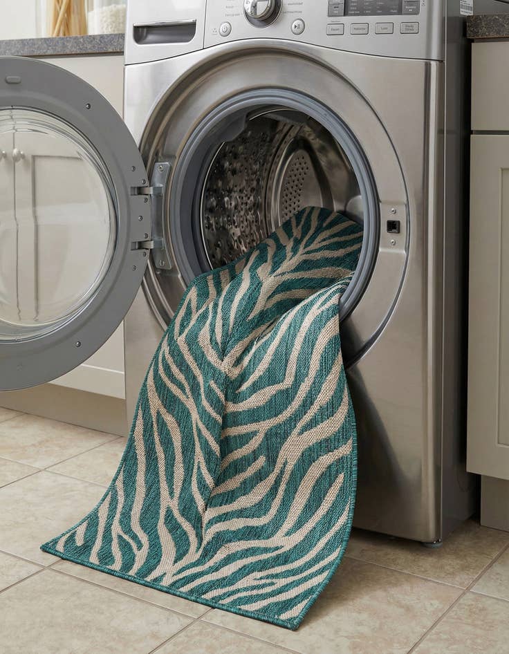 Detail image of 2' 7 x 10'  Washable Safari Indoor / Outdoor Runner Rug