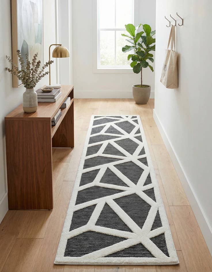 Detail image of 2' 7 x 10' Prismatic Runner Rug