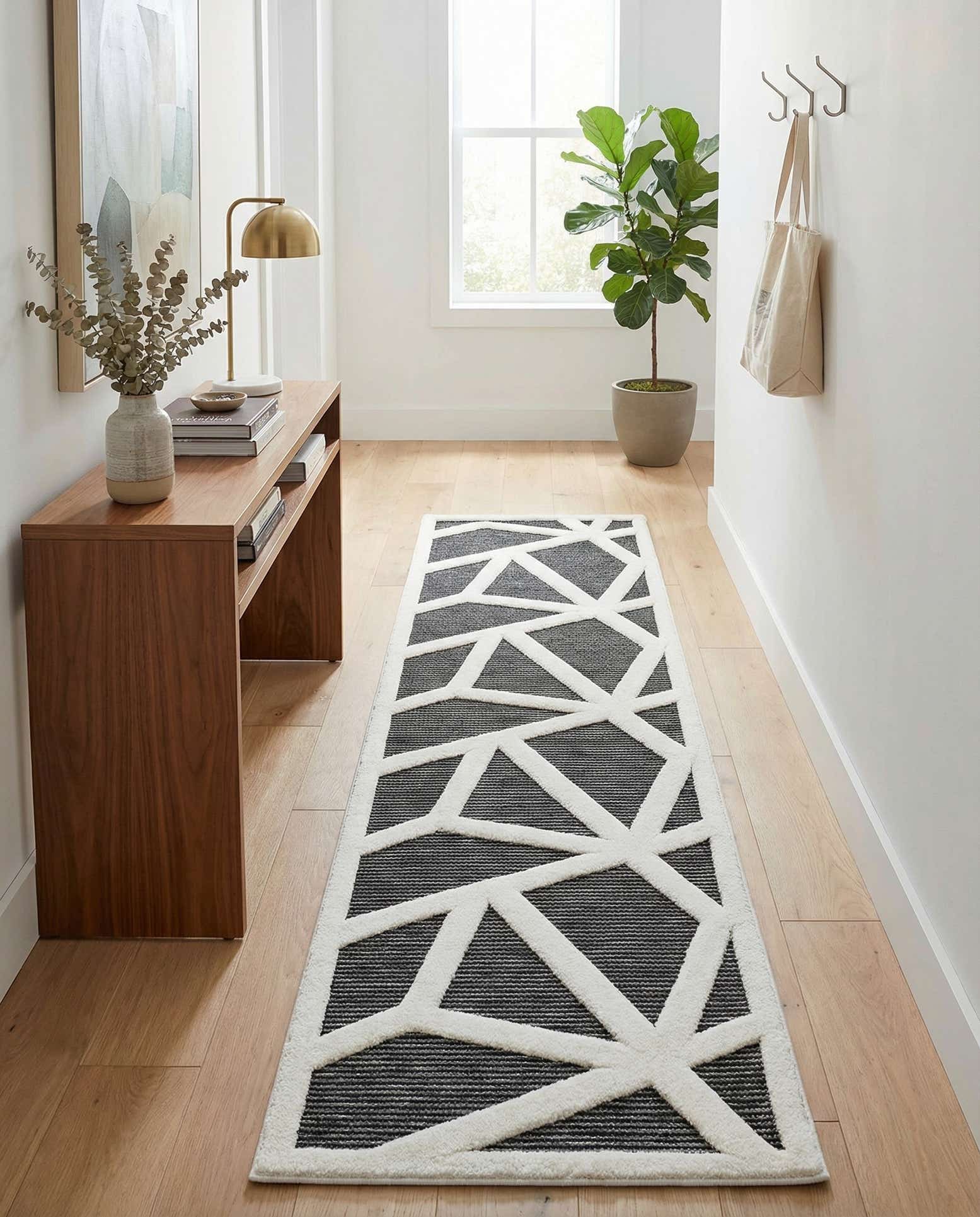 2' 7 x 10' Prismatic Runner Rug
