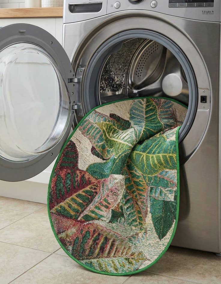 Detail image of 2' x 3'  Washable Botanical Indoor / Outdoor Oval Rug