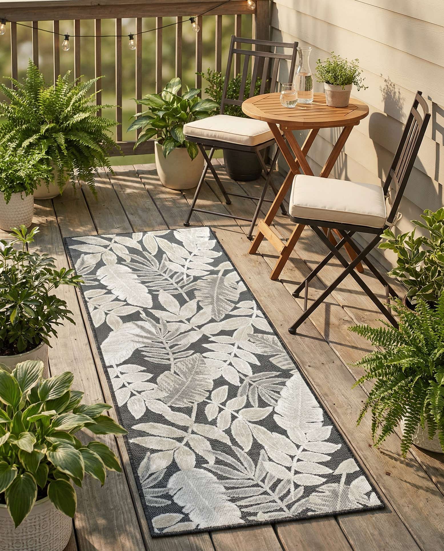 2' 2 x 6' Easy-Clean Botanical Indoor / Outdoor Runner Rug