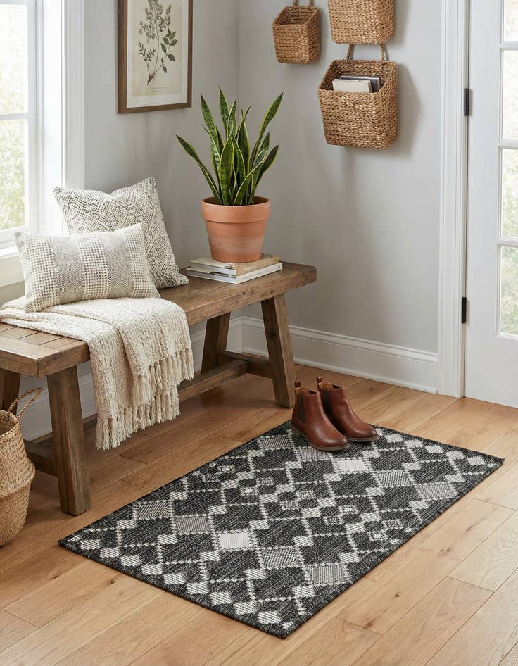 Detail image of 2' x 3'  Washable Trellis Indoor / Outdoor Rug