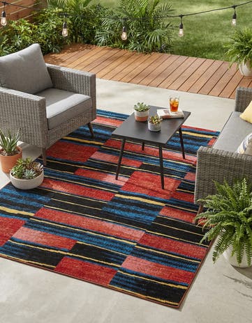 5' x 7' Easy-Clean Modern Indoor / Outdoor Rug