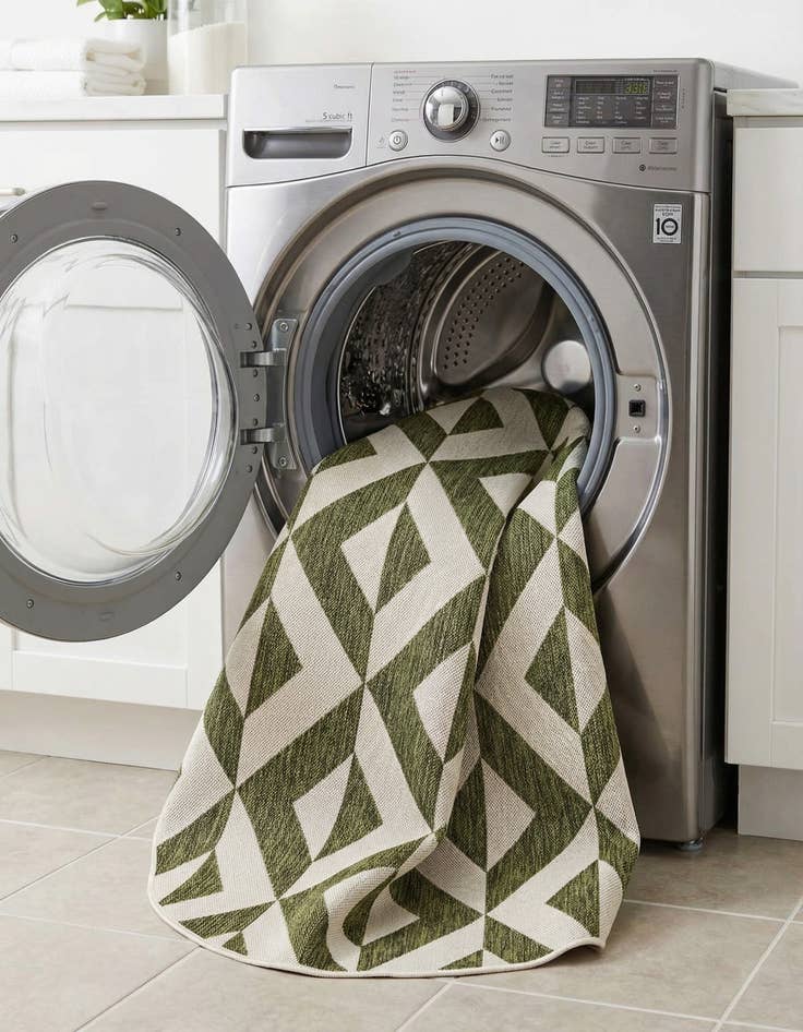 Detail image of 5' 3 x 8'  Washable Jill Zarin Napa Indoor / Outdoor Oval Rug