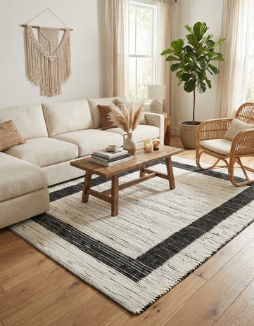 8' x 11' Hand Woven Chindi Jute Rug