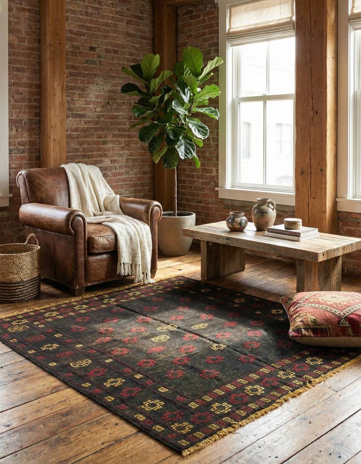 Detail image of 4' 2 x 4' 3  Hand Knotted Sumak Wool Square Rug