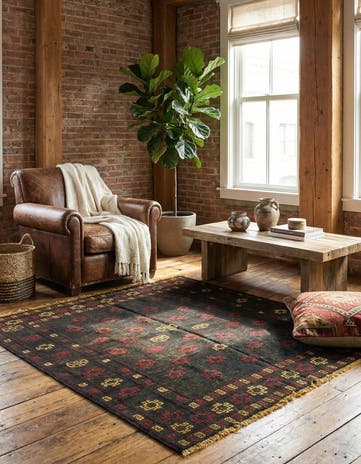 4' 2 x 4' 3 Hand Knotted Sumak Wool Square Rug