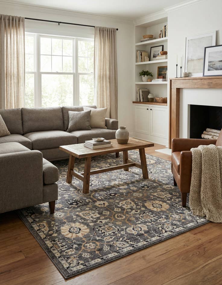 Detail image of 8' 4 x 8' 4 Heritage Square Rug