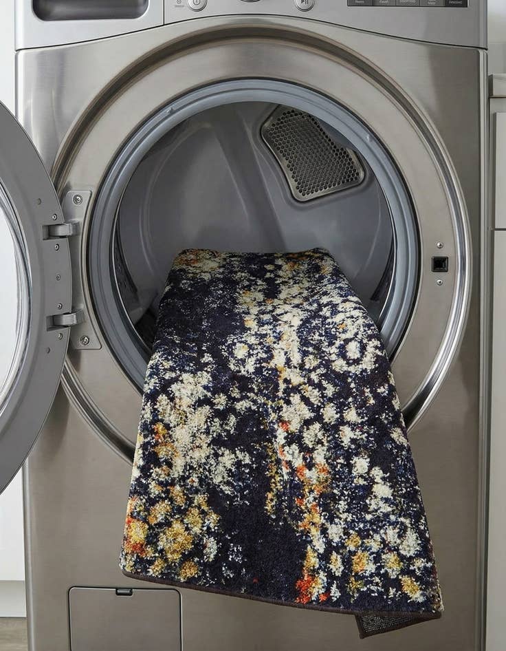 Detail image of 2' 2 x 3'  Washable Arte Rug