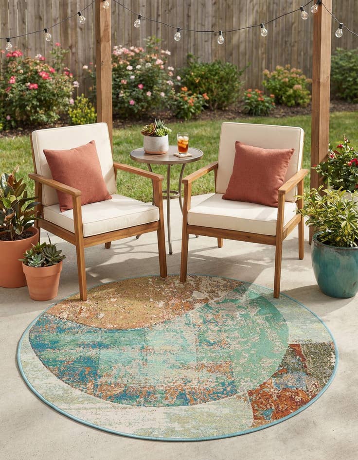 Detail image of 3' 3 x 3' 3  Washable Modern Indoor / Outdoor Round Rug