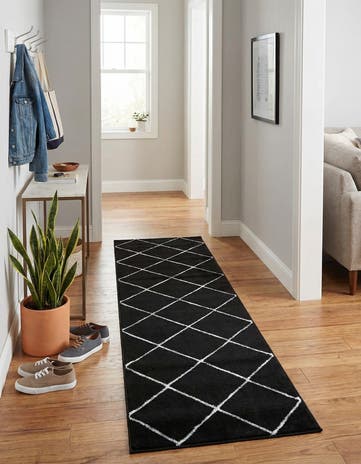 Black and Silver Vogue Geo Runner Rug