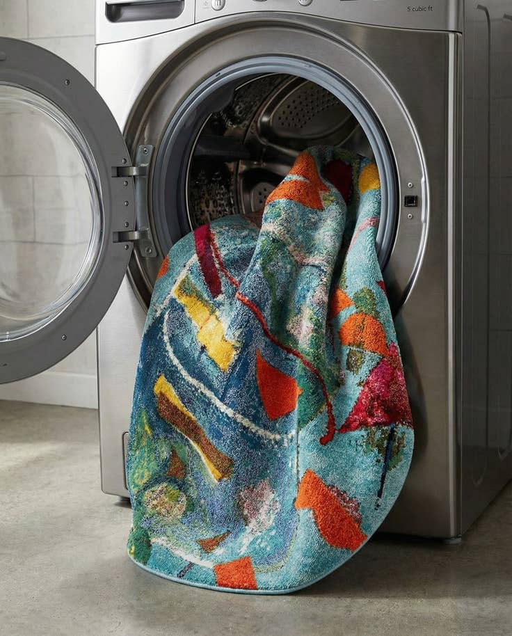 Detail image of 7' 10 x 10' Washable Vivid Oval Rug