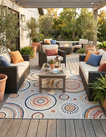 Gray Easy-Clean Botanical Indoor / Outdoor Rug