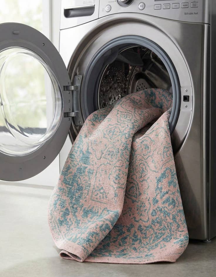 Detail image of 7' x 7'  Washable Jill Zarin Dubai Indoor / Outdoor Round Rug