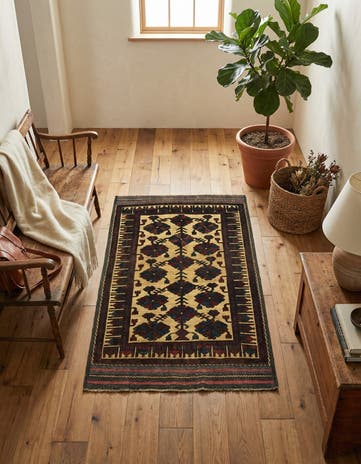 2' 10 x 4' 6 Hand Knotted Sumak Wool Rug