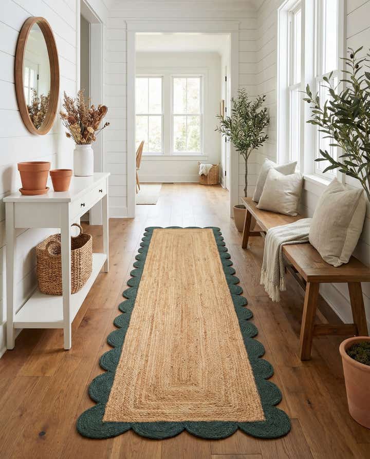 2' 7 x 10' Handmade Scallop Braided Jute Runner Rug