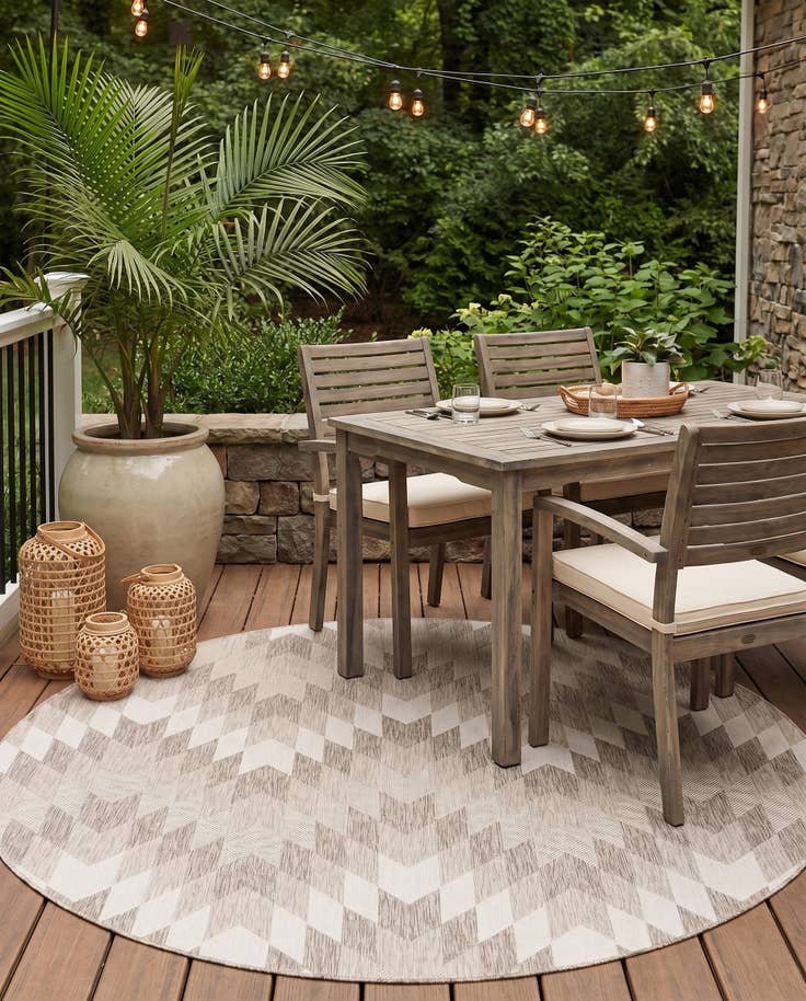 Detail image of 10' x 10' Easy-Clean Modern Indoor / Outdoor Round Rug