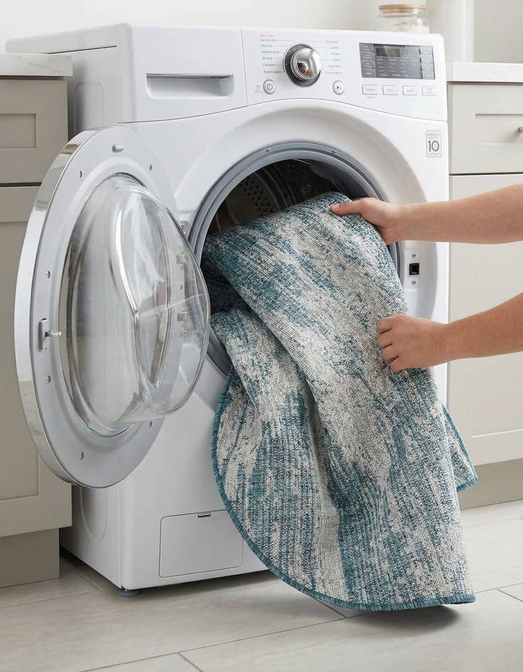 Detail image of  4' x 4'  Washable Modern Indoor / Outdoor Round Rug