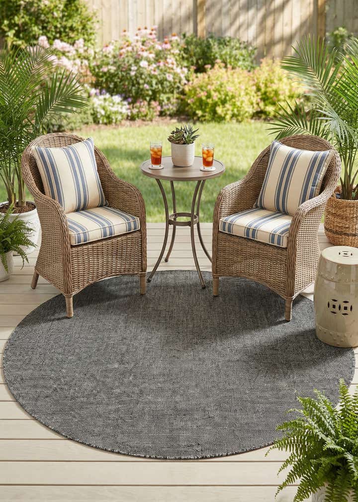 7' 10 x 7' 10 Easy-Clean Jill Zarin Palm Springs Indoor / Outdoor Round Rug