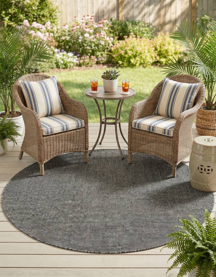 Detail image of 7' 10 x 7' 10 Easy-Clean Jill Zarin Palm Springs Indoor / Outdoor Round Rug