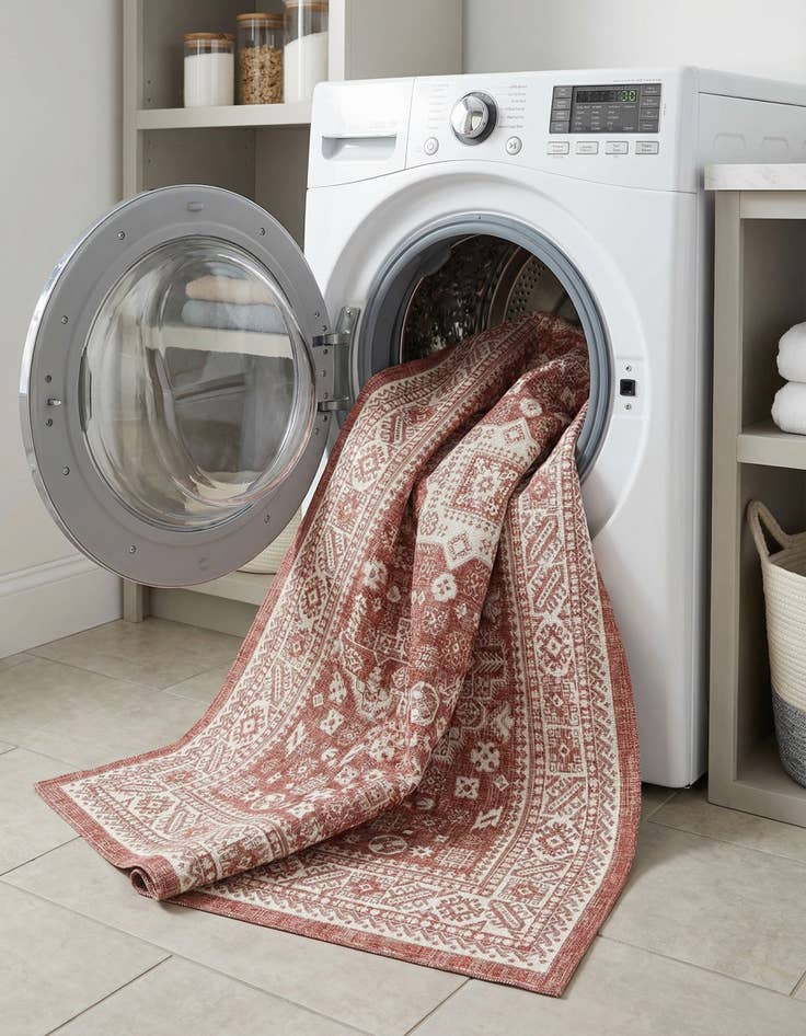 Detail image of 7' 10 x 10'  Washable Aztec Indoor / Outdoor Rug