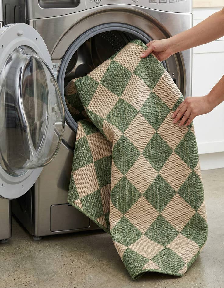 Detail image of 6' 7 x 6' 7  Washable Jill Zarin Costa Rica Indoor / Outdoor Round Rug