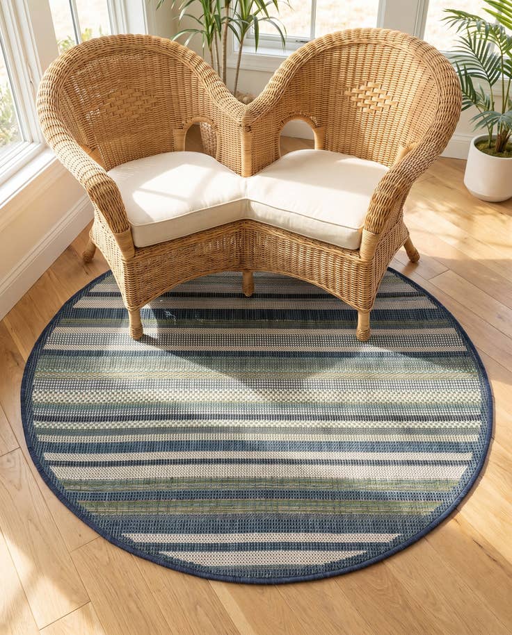 Detail image of 4' x 4' Easy-Clean Baja Indoor / Outdoor Round Rug
