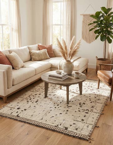 5' 4 x 7' Hand Knotted Moroccan Wool Rug