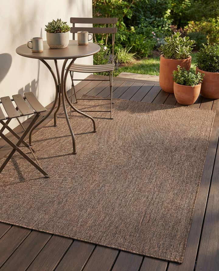 4' x 6' Easy-Clean Solid Indoor / Outdoor Rug