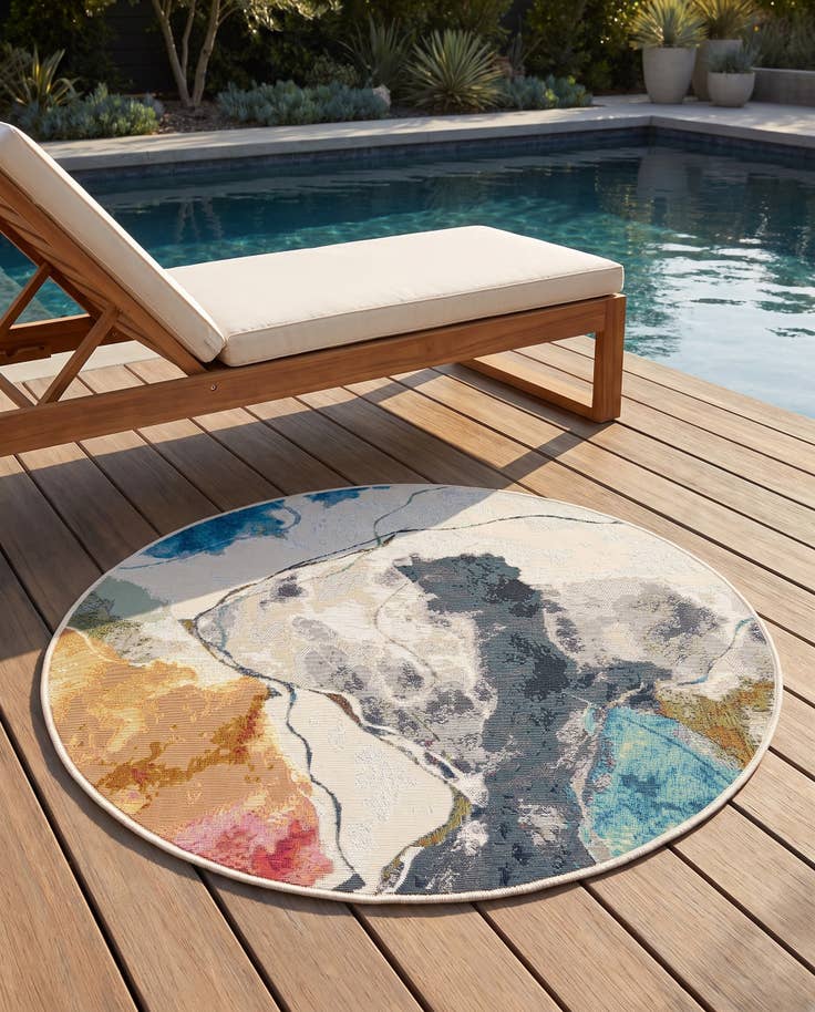 Detail image of 4' 1 x 4' 1 Easy-Clean Modern Indoor / Outdoor Round Rug