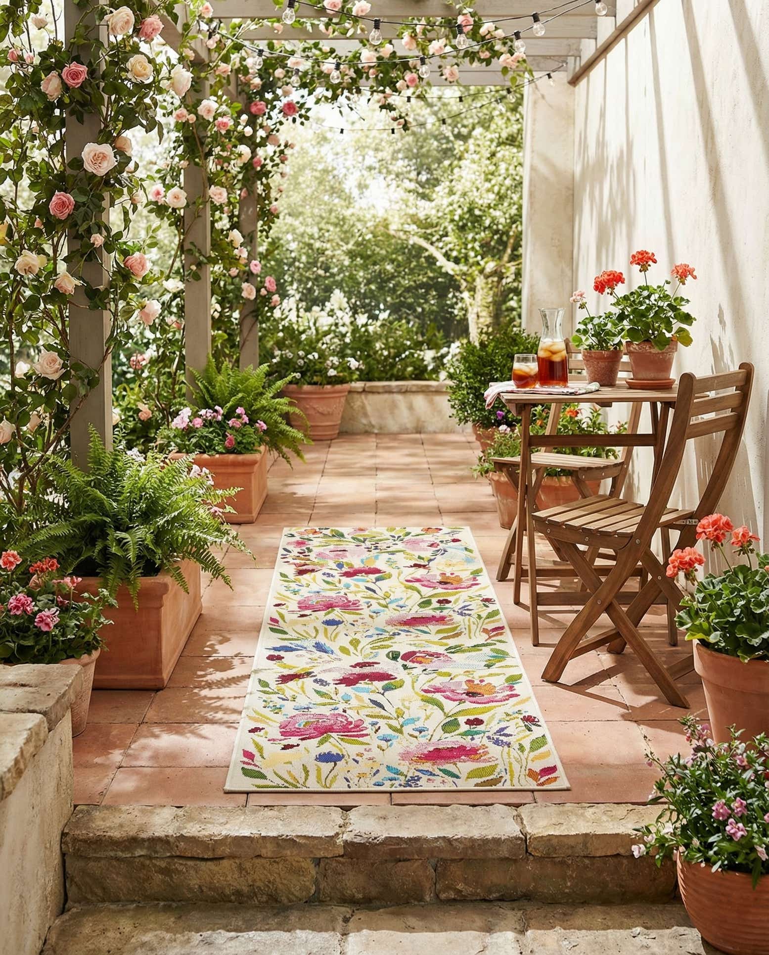 2' x 8' Easy-Clean Botanical Indoor / Outdoor Runner Rug