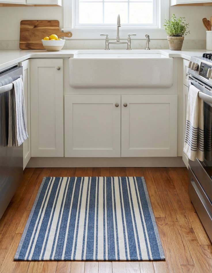 Detail image of  2' 2 x 3' Georgia Rug