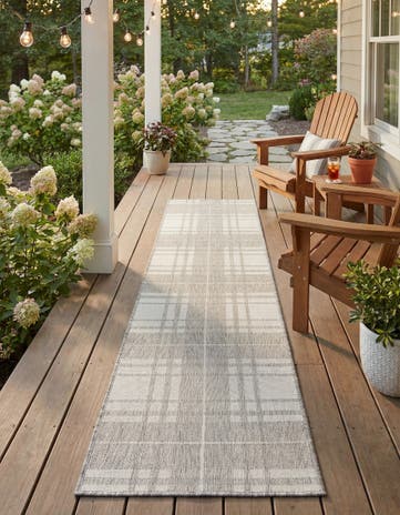 2' x 8' Easy-Clean Checkered Indoor / Outdoor Runner Rug