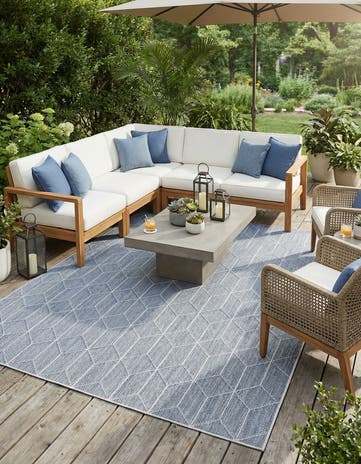7' 10 x 10' Easy-Clean Trellis Indoor / Outdoor Rug