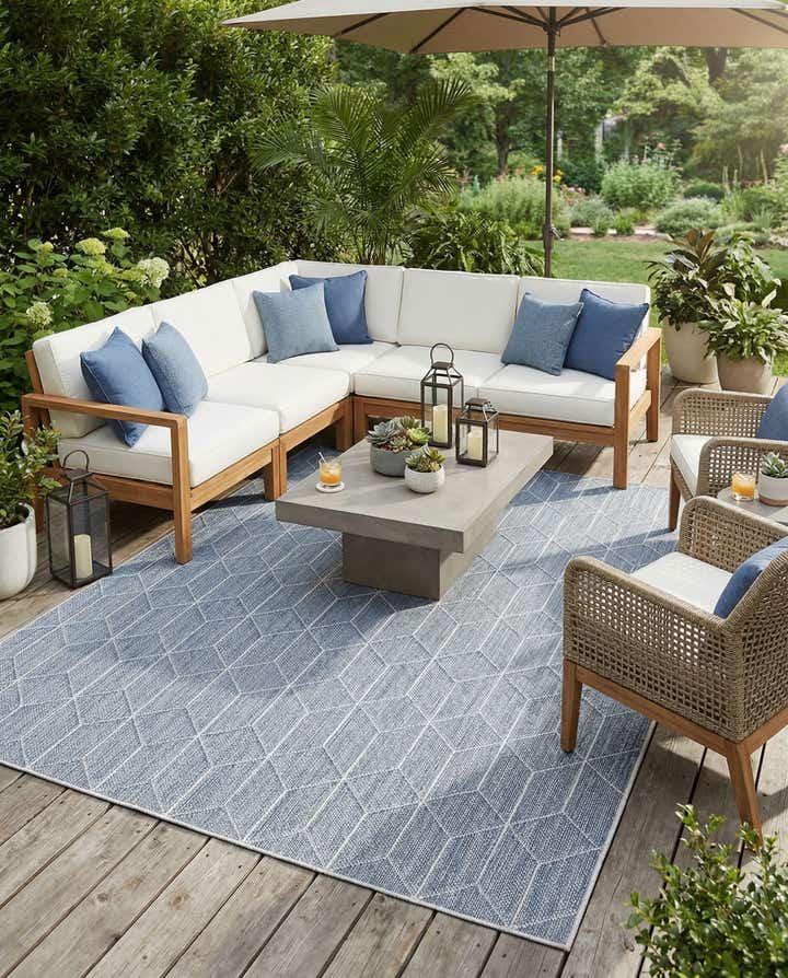 7' 10 x 10' Easy-Clean Lattice Indoor / Outdoor Rug