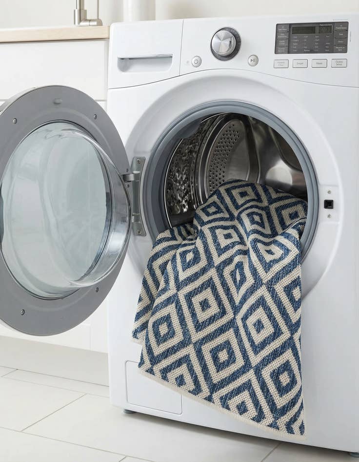 Detail image of 2' x 3'  Washable Jill Zarin Costa Rica Indoor / Outdoor Rug