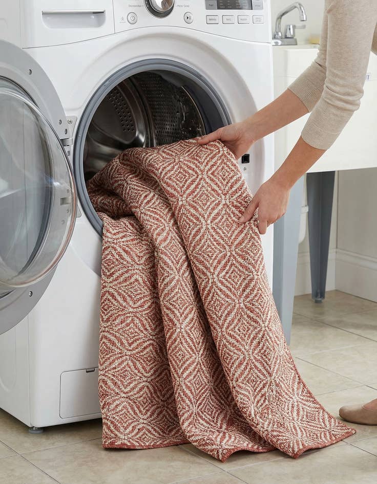 Detail image of 5' 3 x 8'  Washable Trellis Indoor / Outdoor Rug