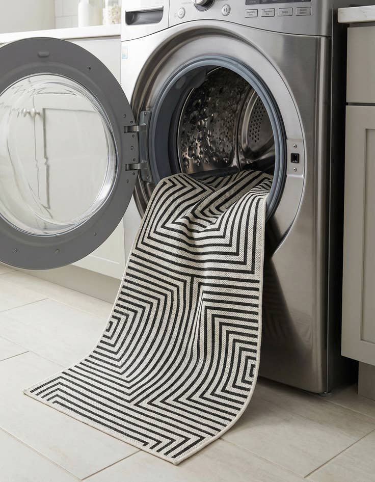 Detail image of  2' x 6'  Washable Modern Indoor / Outdoor Runner Rug