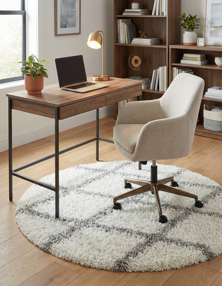 Detail image of 3' 10 x 4' Marrakesh Shag Round Rug