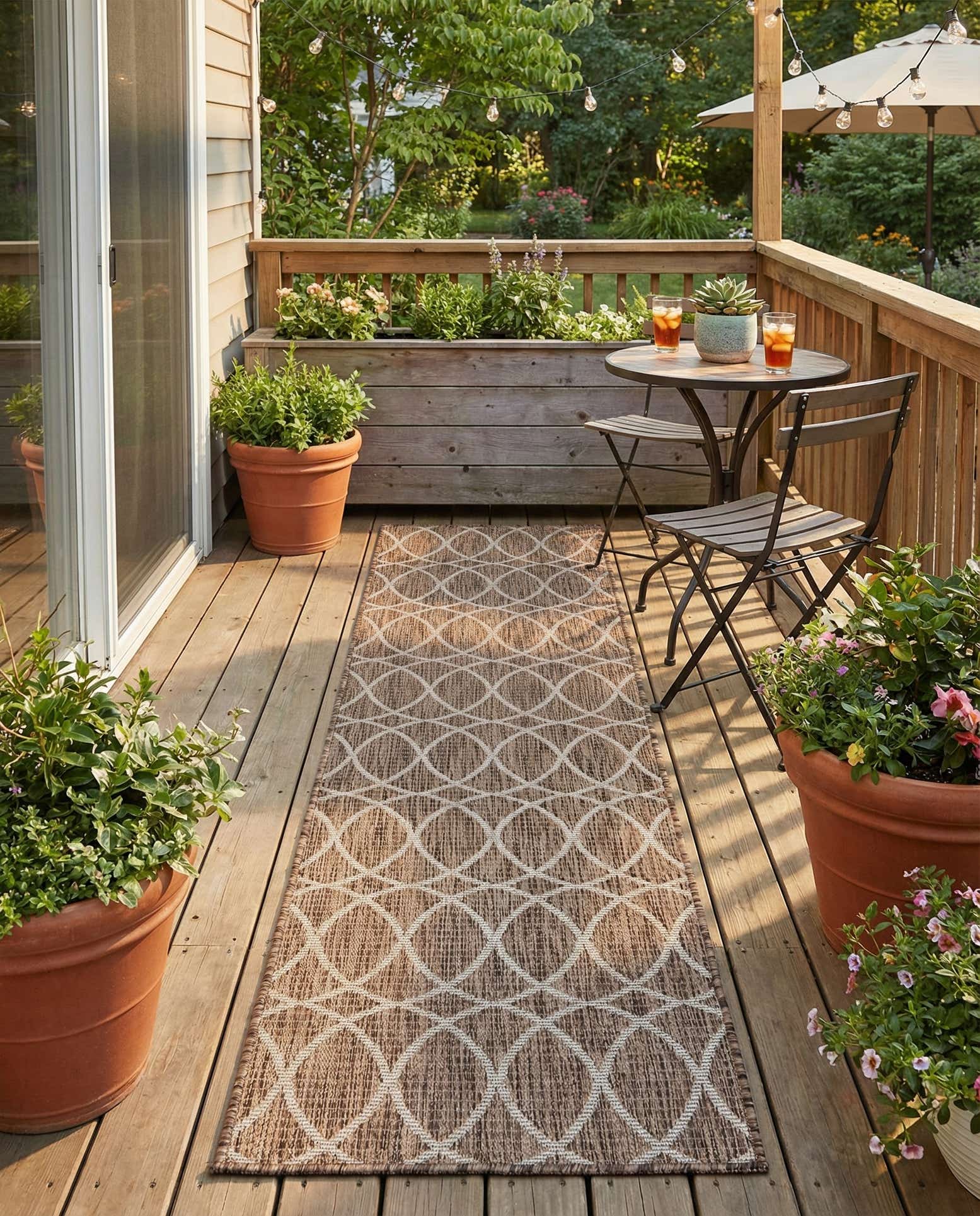 2' x 8' Easy-Clean Trellis Indoor / Outdoor Runner Rug