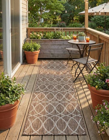 2' x 8' Easy-Clean Lattice Indoor / Outdoor Runner Rug