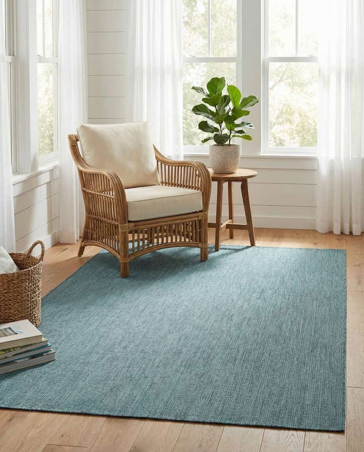 7' x 10' Easy-Clean Solid Indoor / Outdoor Rug