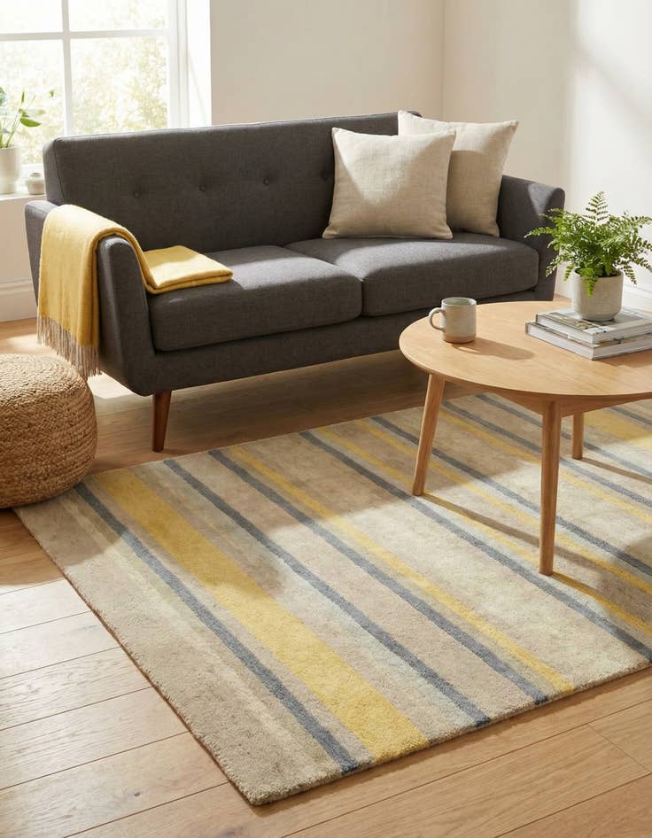 Detail image of 4' x 5' 5 Luna Wool Rug