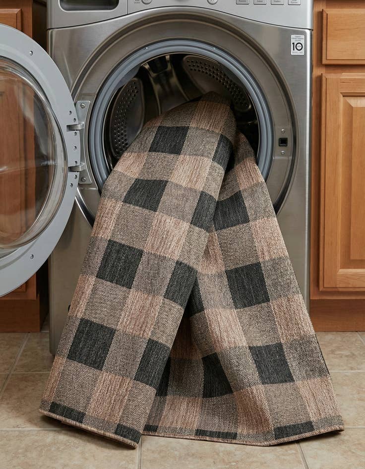 Detail image of  7' 10 x 7' 10  Washable Checkered Indoor / Outdoor Square Rug