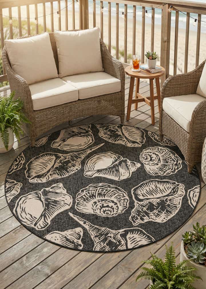 7' 10 x 7' 10 Easy-Clean Coastal Indoor / Outdoor Round Rug