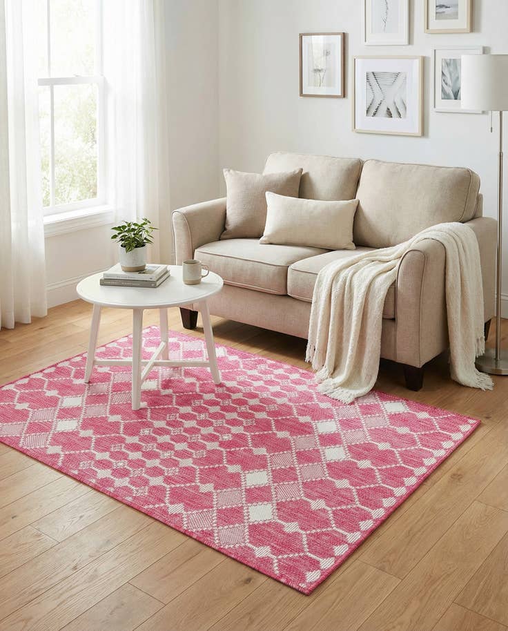 Detail image of 3' x 5' 3 Easy-Clean Lattice Indoor / Outdoor Rug