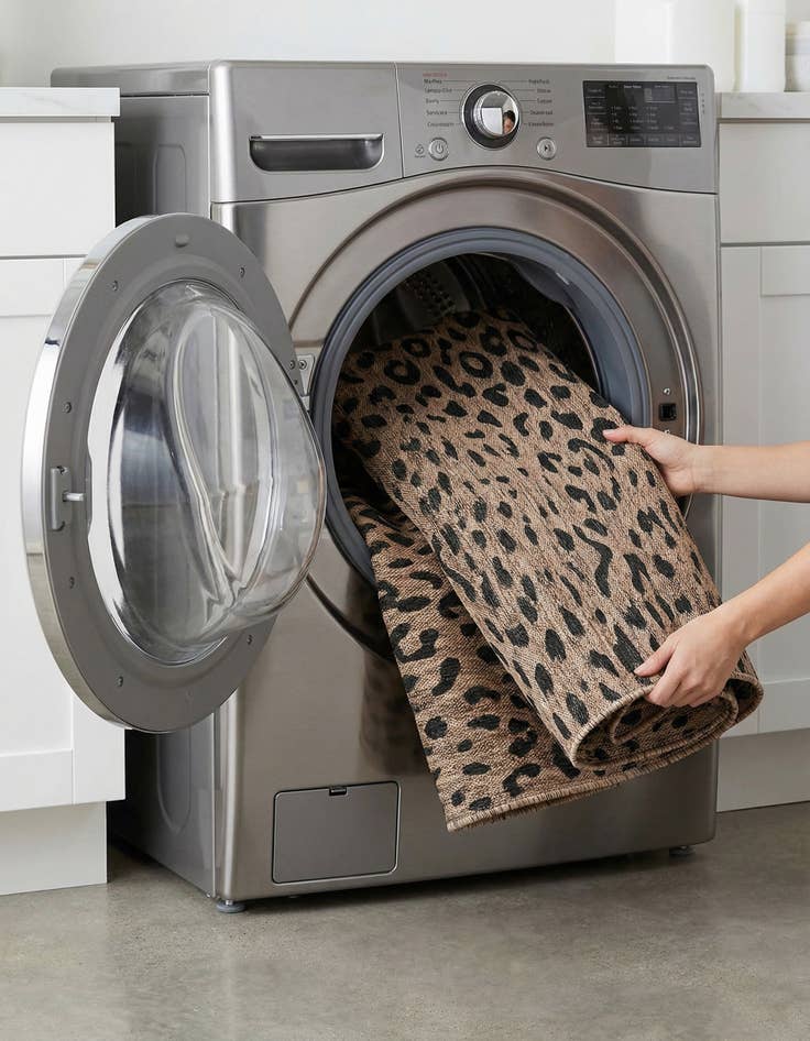 Detail image of  7' x 10'  Washable Safari Indoor / Outdoor Rug