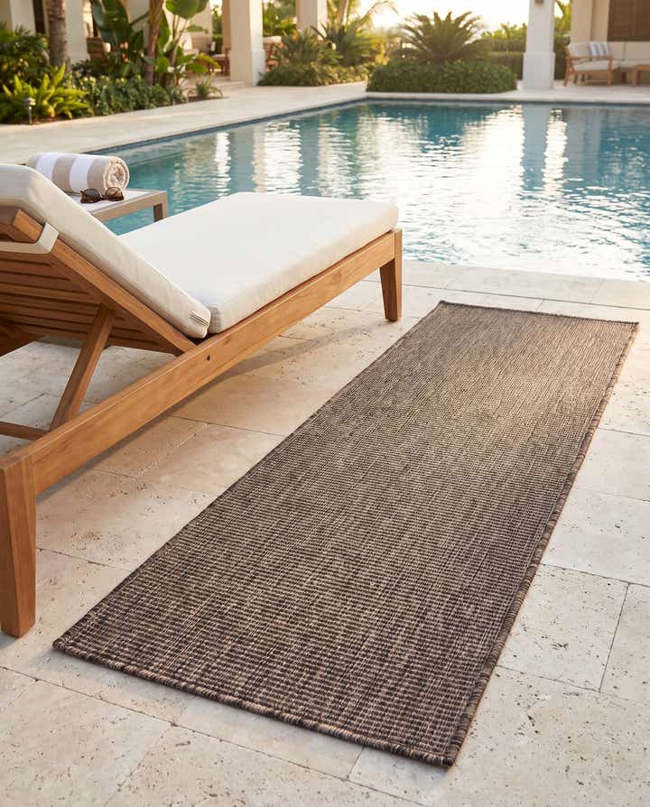 2' x 6' Easy-Clean Solid Indoor / Outdoor Runner Rug