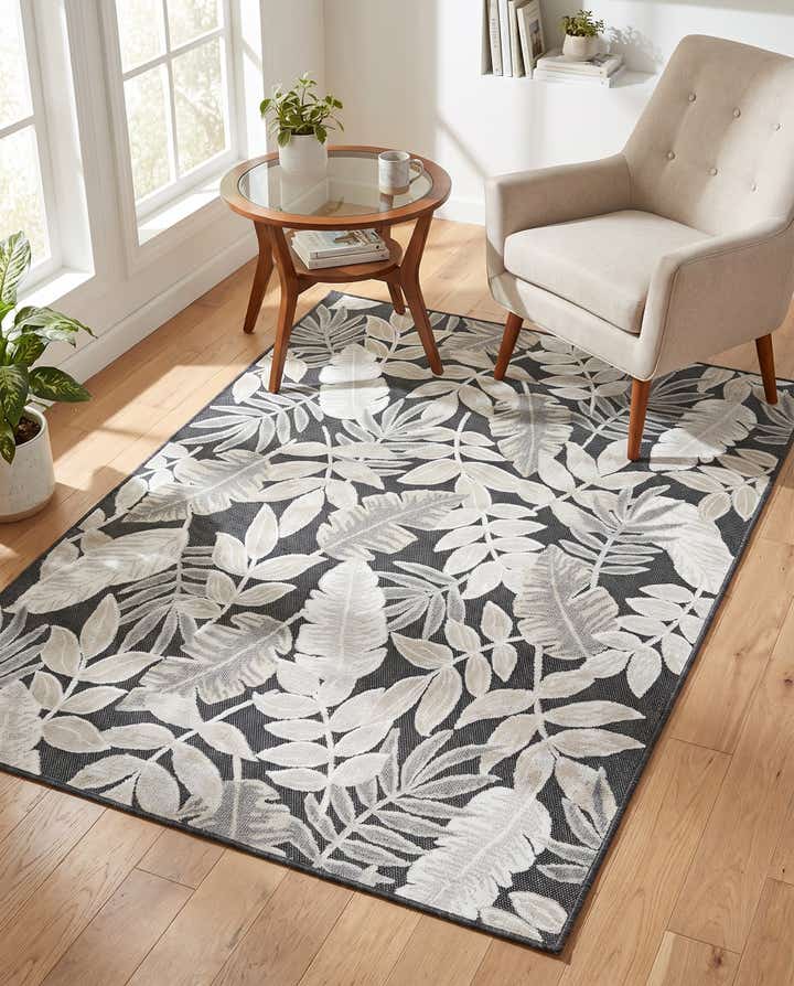 4' 5 x 6' Easy-Clean Botanical Indoor / Outdoor Rug